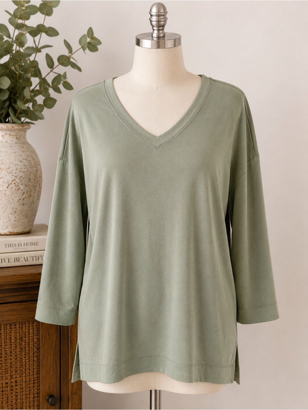 Chico’s Zenergy Light Sage Green V-Neck Relaxed Stretch Top Size 3 XL